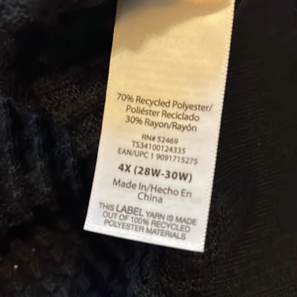 NWT-Terra& sky-size 4X-black scoopneck, textured sweater with puff sleeves.